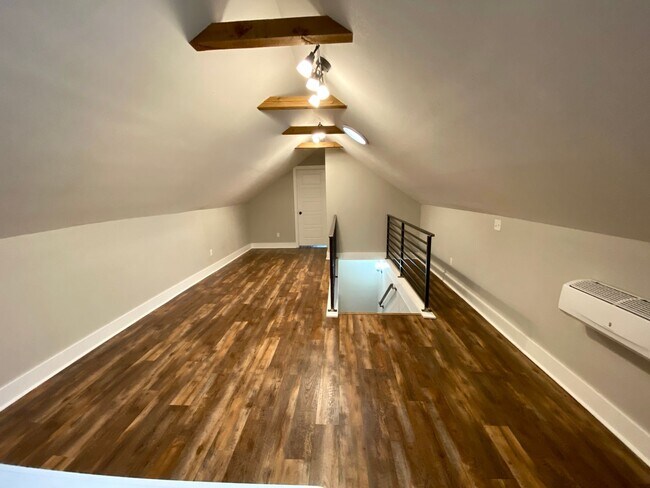 Building Photo - Swan Lake Luxury Bungalow