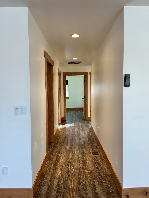 Building Photo - 240 Cayuse Ln