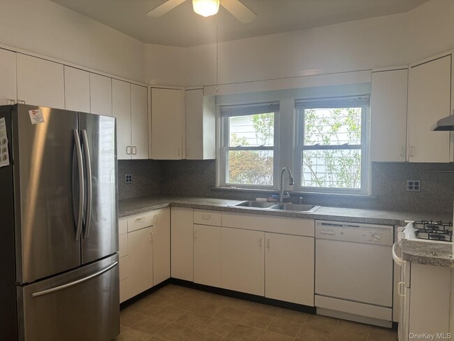 Building Photo - 48 Ferris Pl