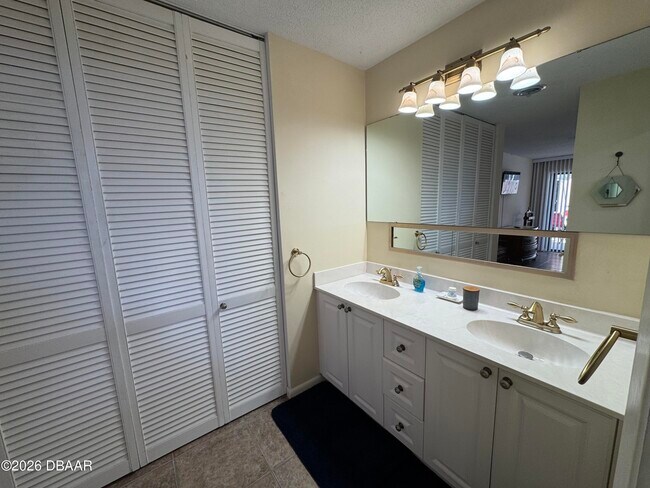 Building Photo - 120 Ocean Grove Dr