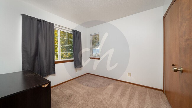 Building Photo - Old Farm Gem