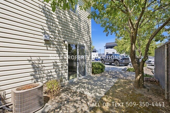 Building Photo - 1818 W Crouse-1