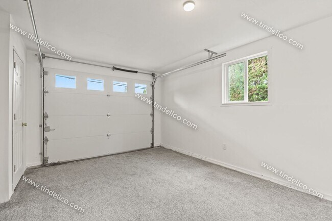 Building Photo - Gladstone Charmer | 3 Bedroom 2 Bathroom H...