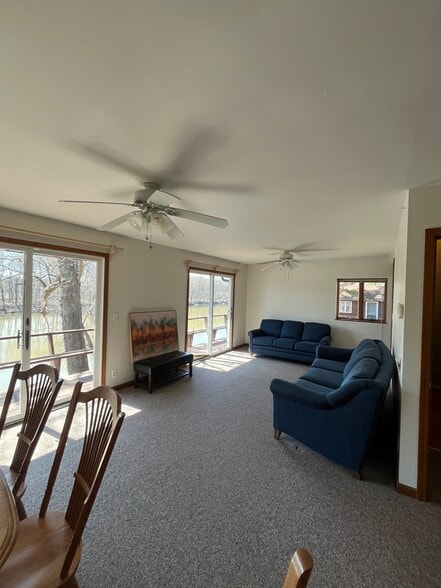 Building Photo - 2645 S River Rd