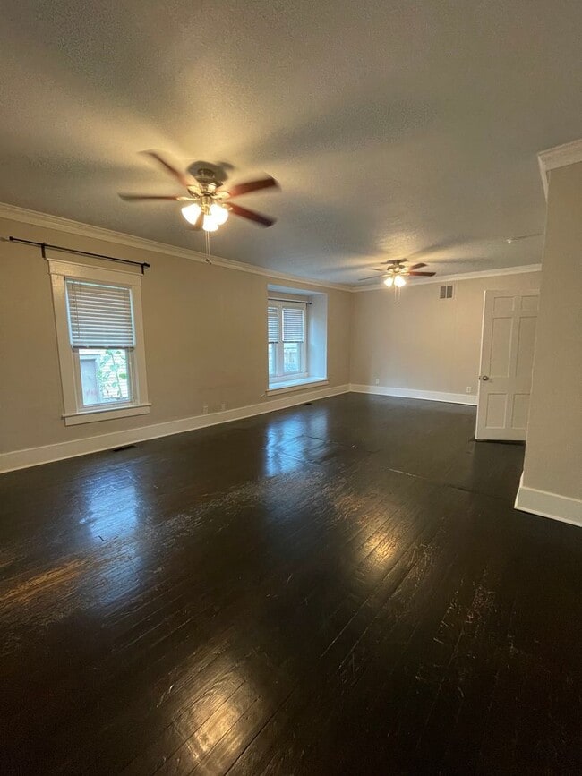 Building Photo - 2 Bedroom Near ESU!
