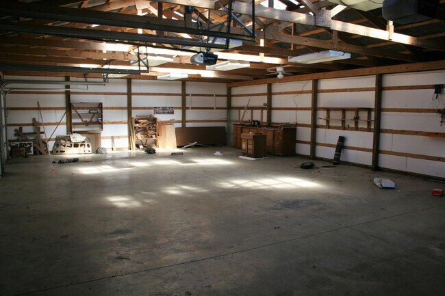 Building Photo - 4079 Co Rd 55