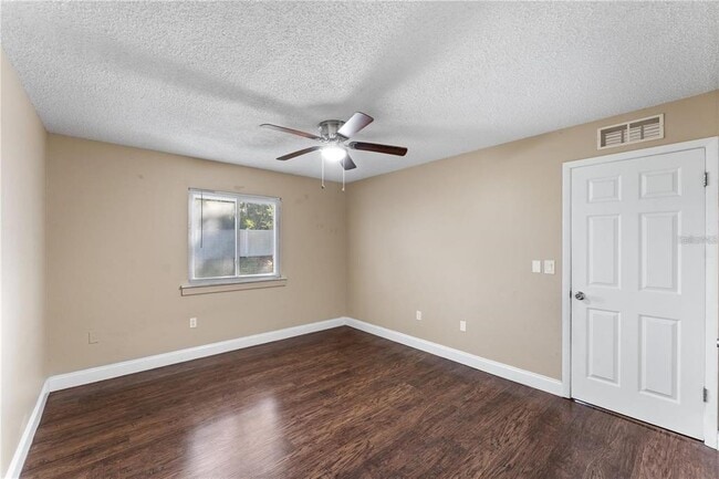 Building Photo - 2928 Bancroft Cir E