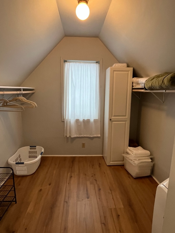 Building Photo - 811 Center St