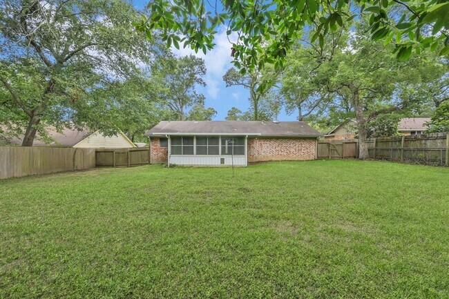 Building Photo - 156 Greenleaf Ln