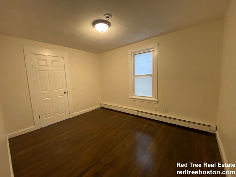 Building Photo - 359 Market St