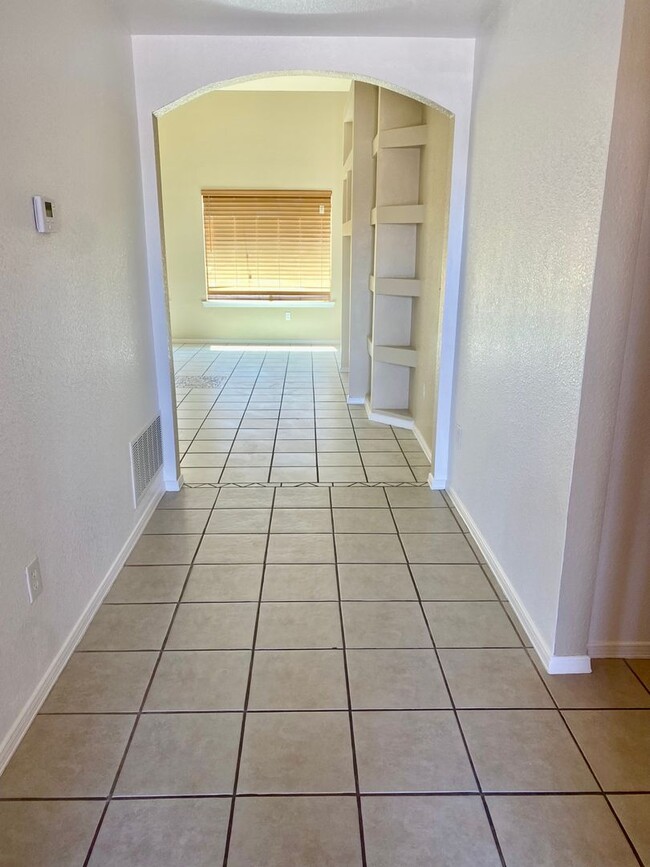 Building Photo - 5548 Patagonia Dr