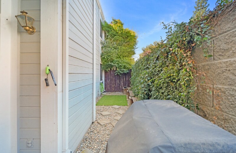 Building Photo - 7417 Auburn Oaks Ct