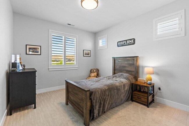 Building Photo - Luxurious Farmhouse Living in Dry Creek Ranch