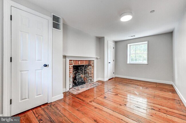 Building Photo - 802 Oella Ave