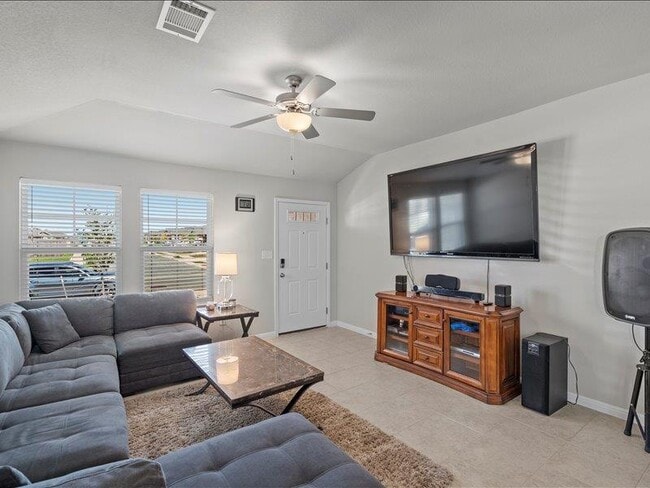 Building Photo - 200 Grapefruit Rd