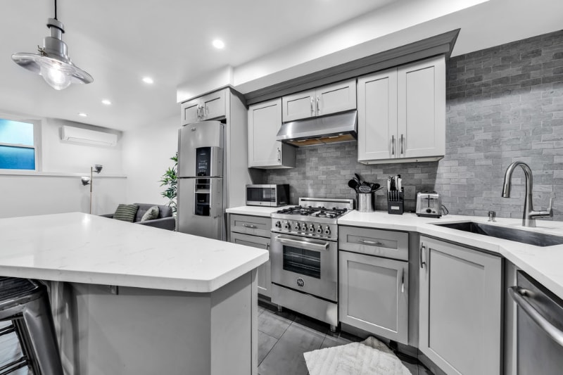 Building Photo - 3014a Pine St