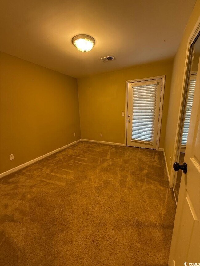 Building Photo - 22 Woodhaven Dr