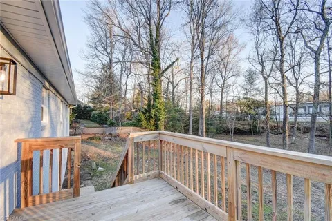 Building Photo - 19 N Forrest Dr