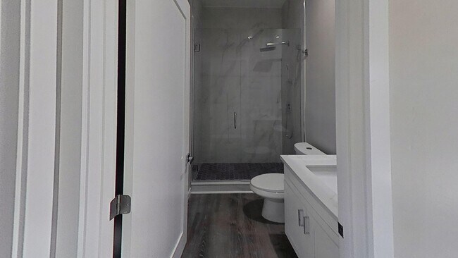 Building Photo - 5124 Leo St