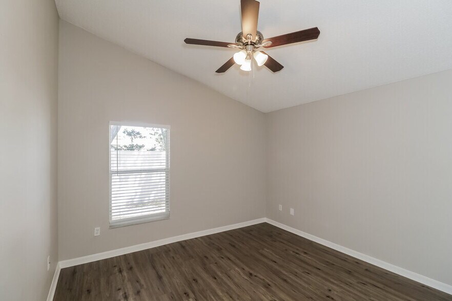 Building Photo - 28709 Seashell Ct