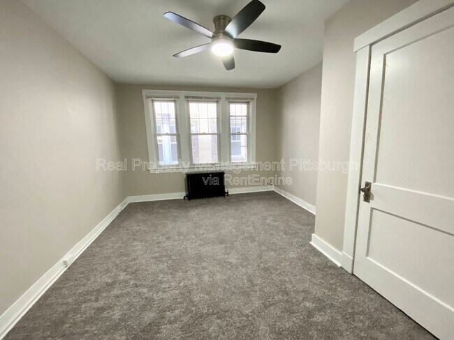 Building Photo - 5735 Phillips Ave