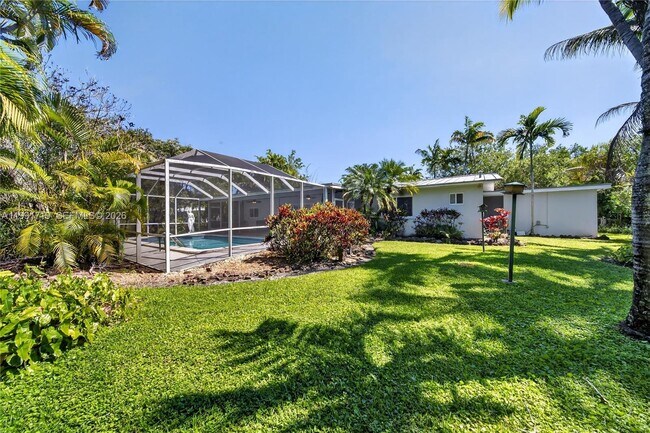 Building Photo - 10142 SW 79th Ave