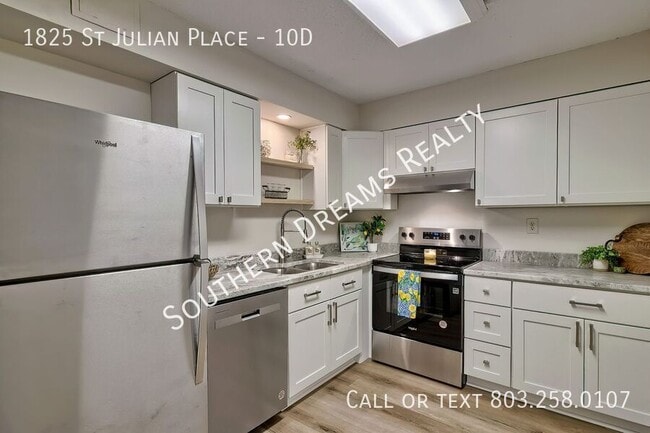Building Photo - 1825 St Julian Pl