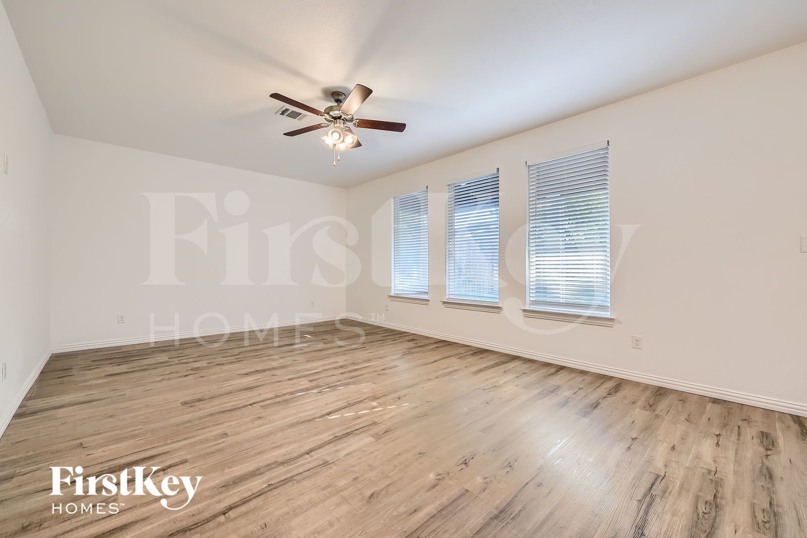 Building Photo - 7384 Parkside Pl Dr