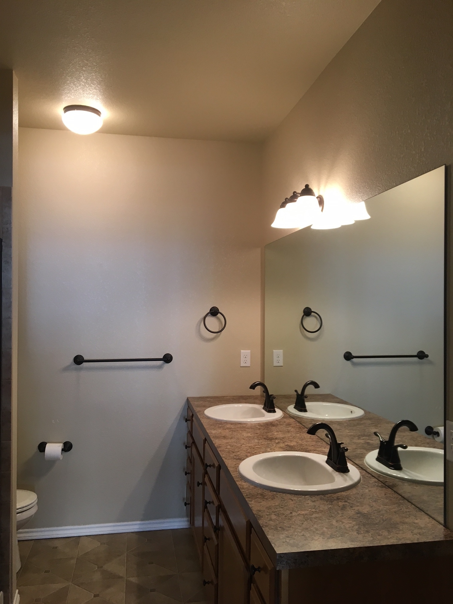 Building Photo - 6603 W 3rd St