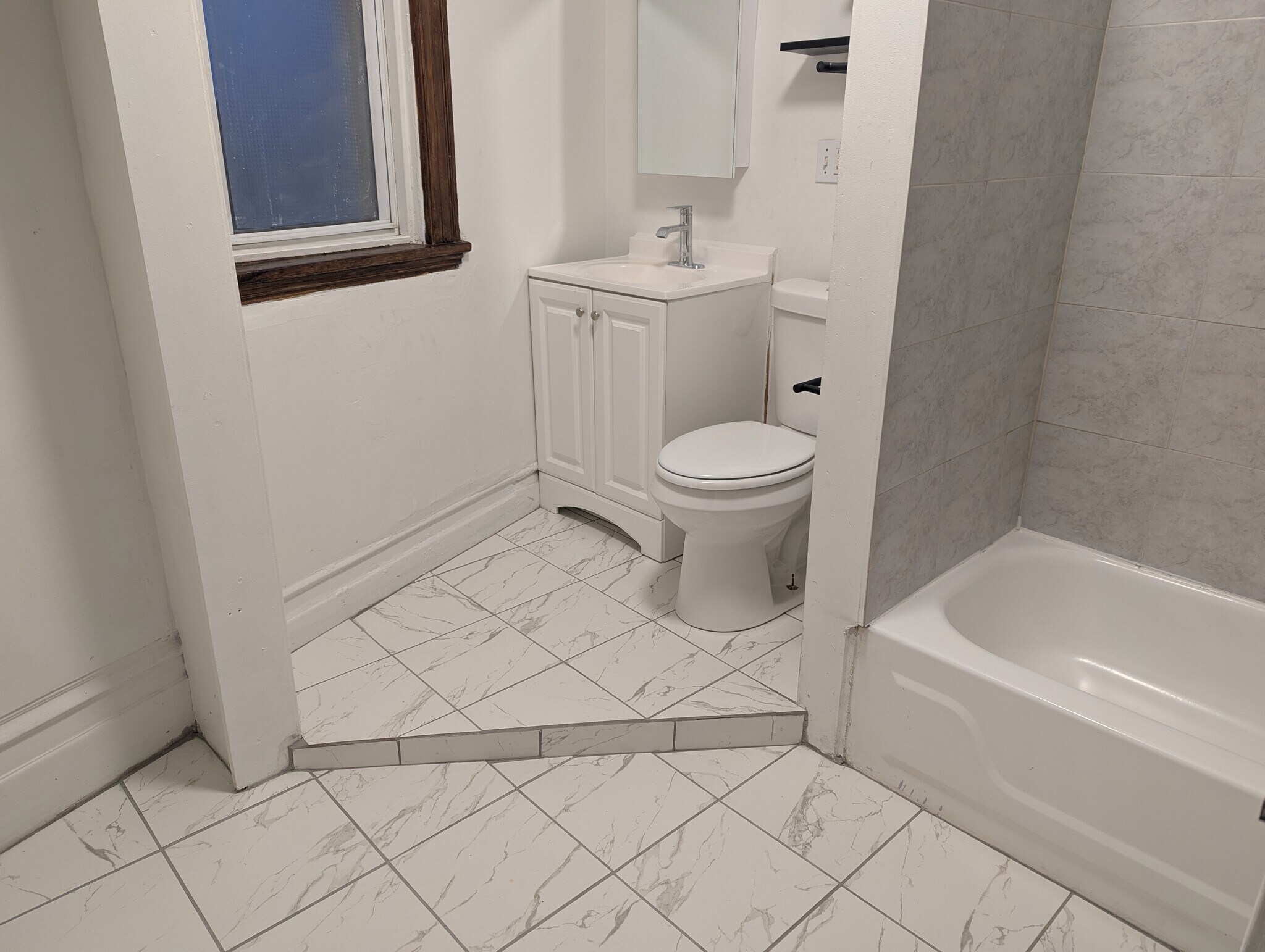 Building Photo - 3612 S King Dr