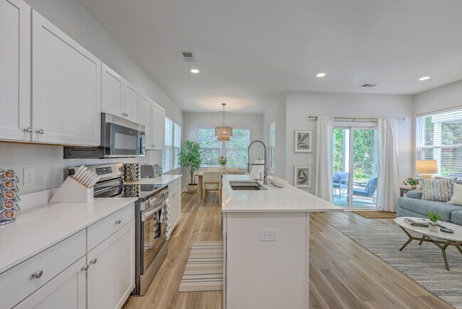 Building Photo - 5754 Pilgrim Ave
