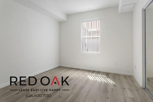 Building Photo - 11925 Kling St