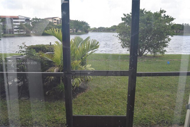 Building Photo - 10013 Winding Lake Rd