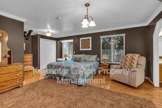 Building Photo - 2335 Summerwood Dr