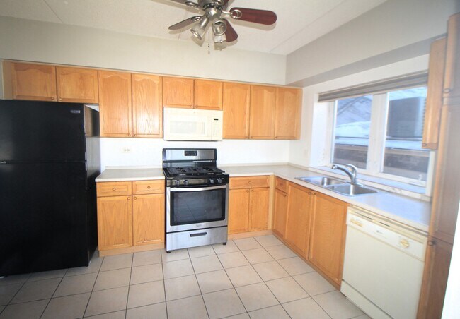 Building Photo - 3303 Grove Ave