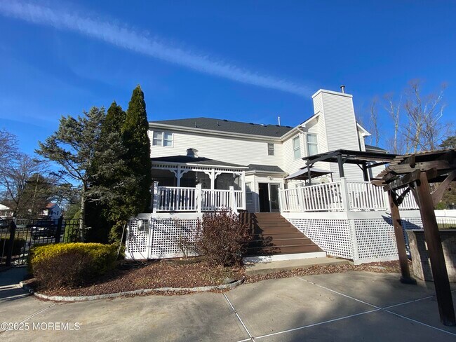 Building Photo - 41 Church Rd