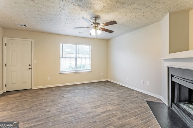 Building Photo - 7581 Crimson Ct