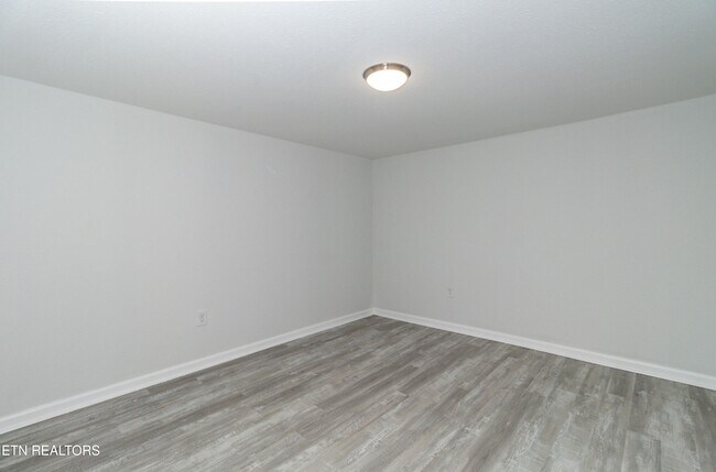 Building Photo - 770 Mahoney Rd