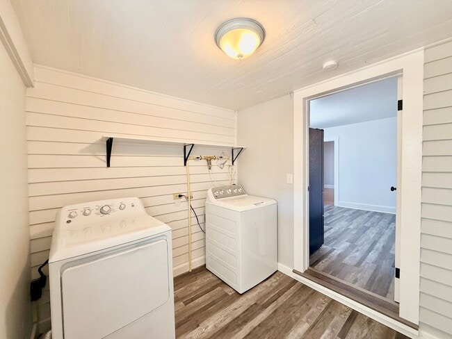 Building Photo - Charming 3 Bedroom Home for Rent!