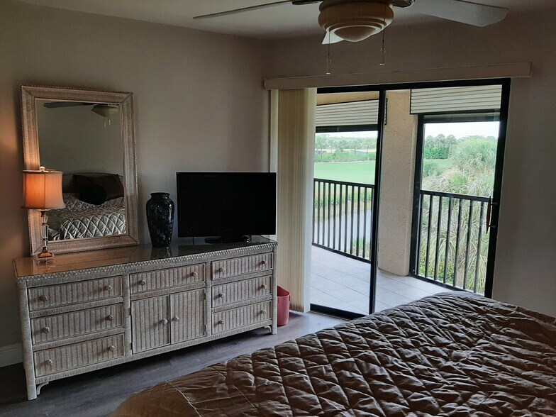 Building Photo - 12170 Kelly Sands Way