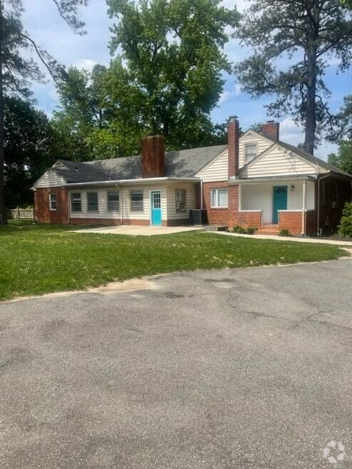 Building Photo - 5701 Monument Ave