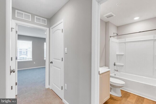 Building Photo - 1408 Sugarplum Ln