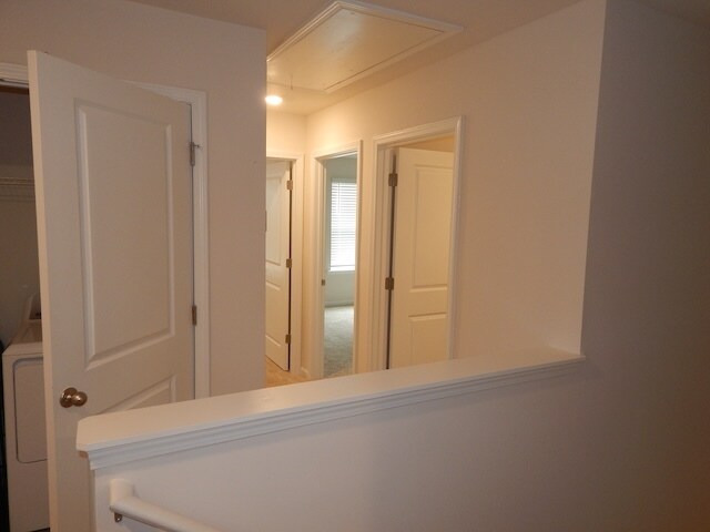 Building Photo - 207 Oakmont Valley Trl