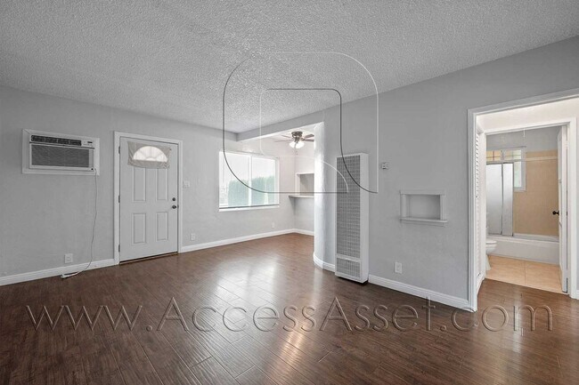 Building Photo - 16702 Orange Way