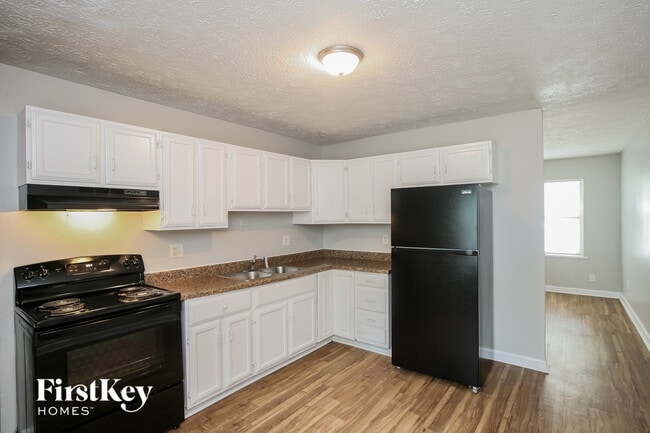 Building Photo - 4509 Phoenix Dr