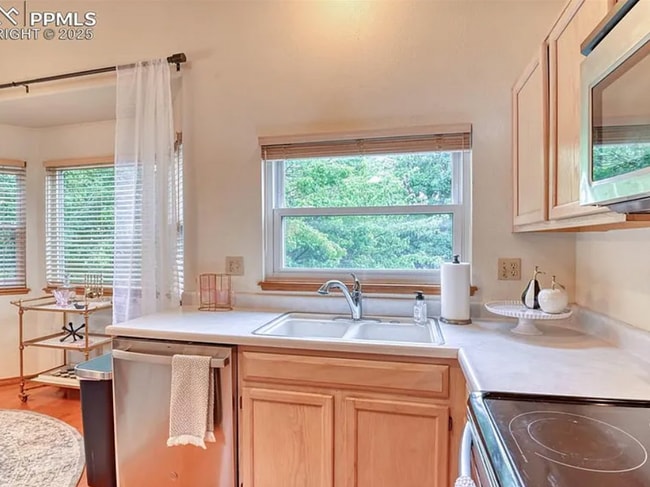 Building Photo - 6180 Kettle Ct