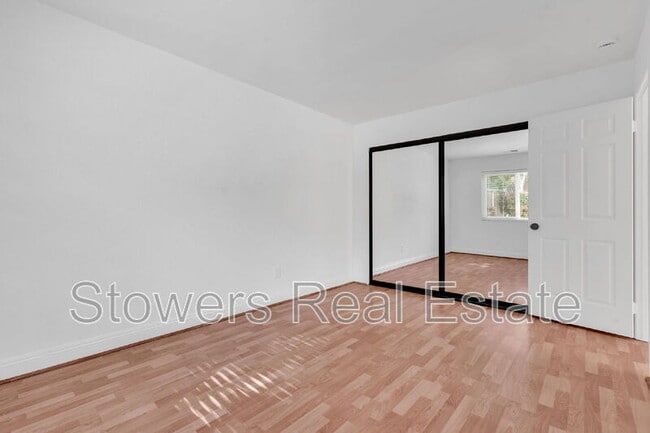 Building Photo - 2940 Sombrero Cir