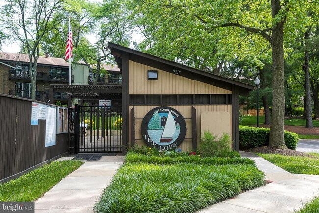 Building Photo - 10053 Windstream Dr