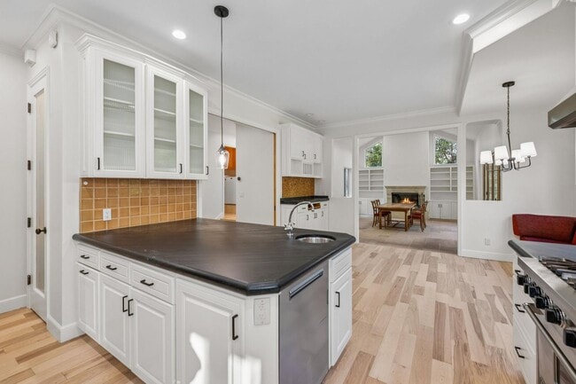 Building Photo - 7BR / 6BA Los Altos Home with Elevator, 3-Car Garage & EV Charging