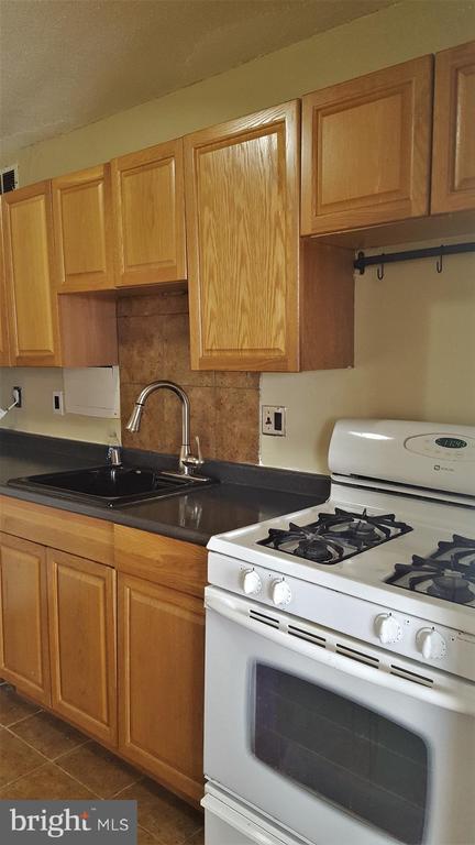 Building Photo - 1836 Metzerott Rd